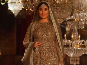 kareena kapoor 147244982120 Copy