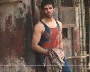 kartik aaryan wallpapers 42