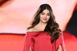paris france aishwarya rai walks the runway during le dC3A9filC3A9 lorC3A9al paris walk your worth 1